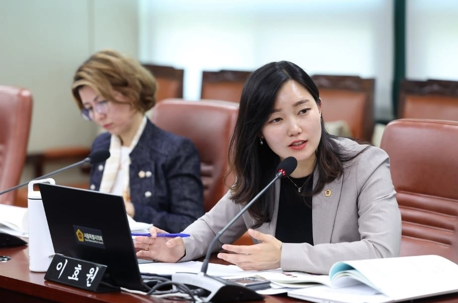 지난 2일 제332회 임시회 평생진로교육국 질의에서 발언중인 이효원 의원