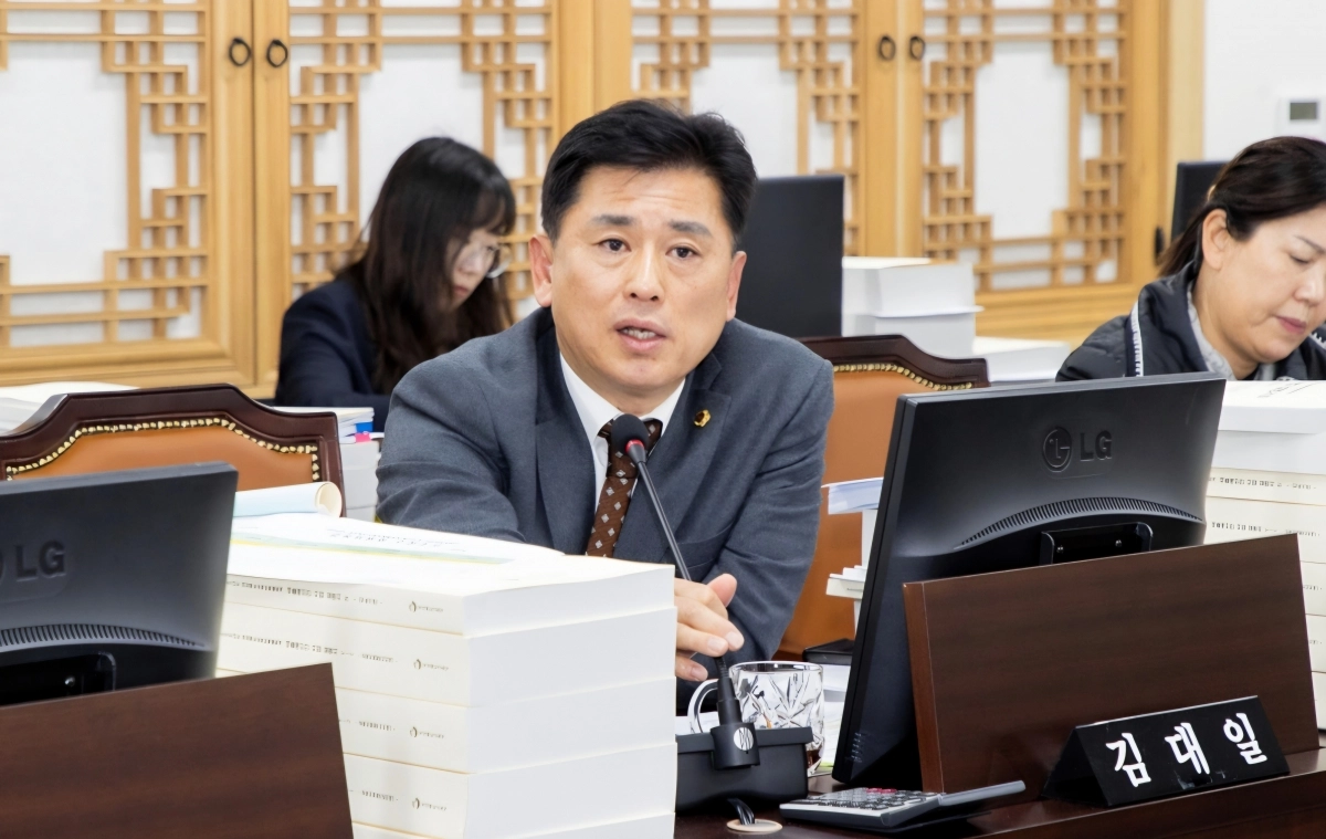 질의하는 김대일 의원. 경북도의회 제공