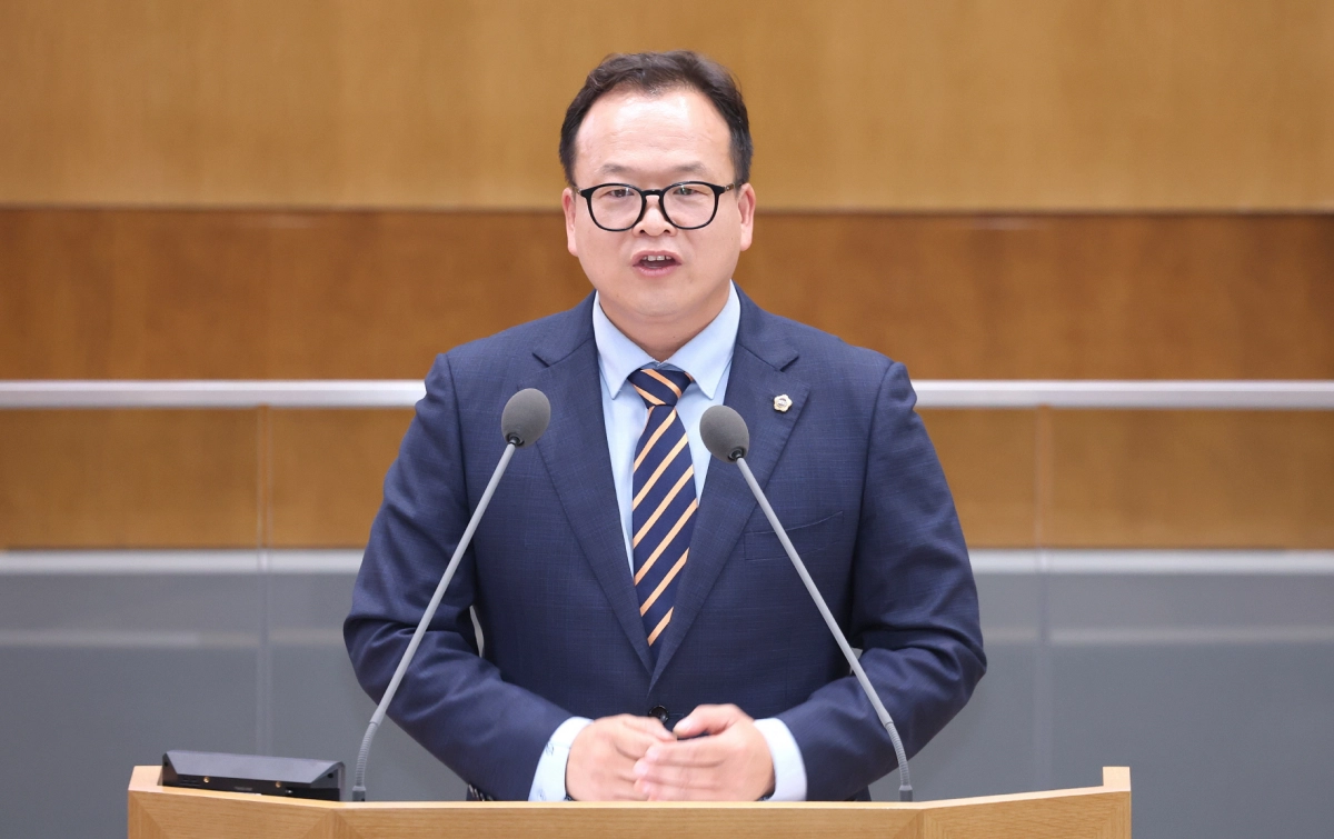9월 8일, 경기도의회 제386회 제2차 본회의에서 대집행부 질문 중인 도시환경위원회 임창휘 의원. (사진=경기도의회)