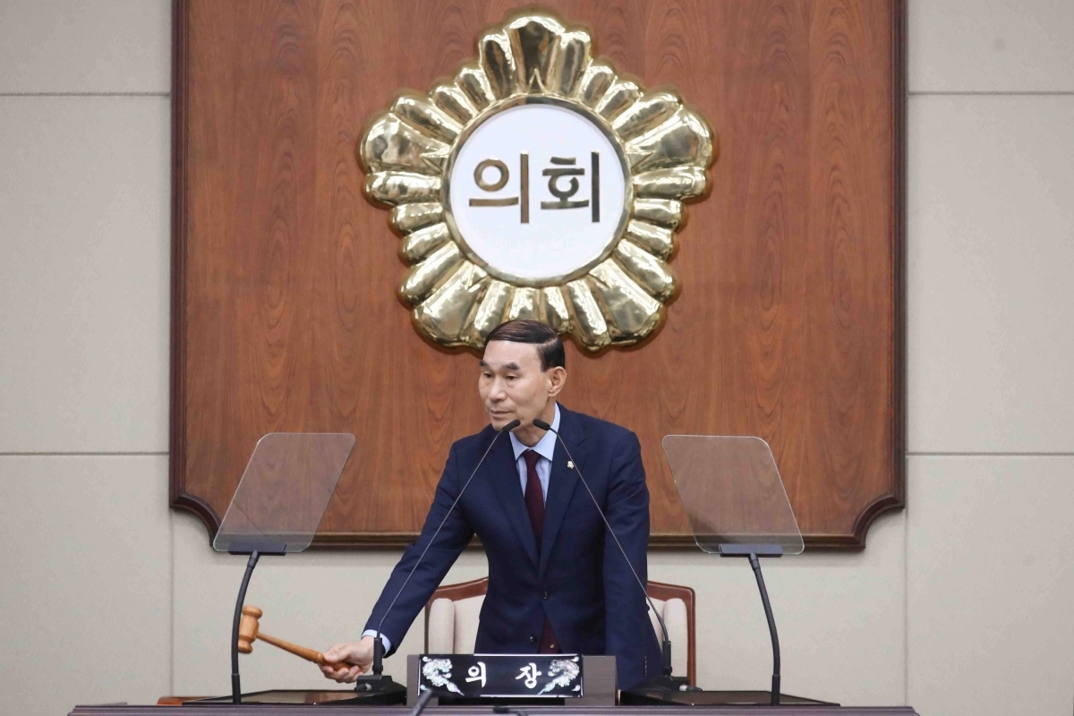 안건을 처리하는 고선재 서초구의회 의장. 서초구의회 제공