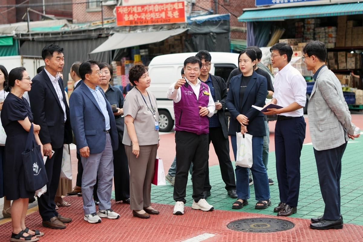 동대문구 깡통시장 일대 보행환경 개선 현장보고회. 동대문구 제공