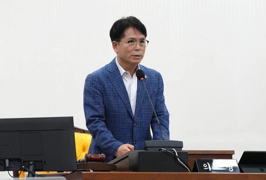 하남시의회 금광연 의장이 9일 제342회 임시회 제1차 본회의에서 개회사를 하고 있다. 하남시의회 제공
