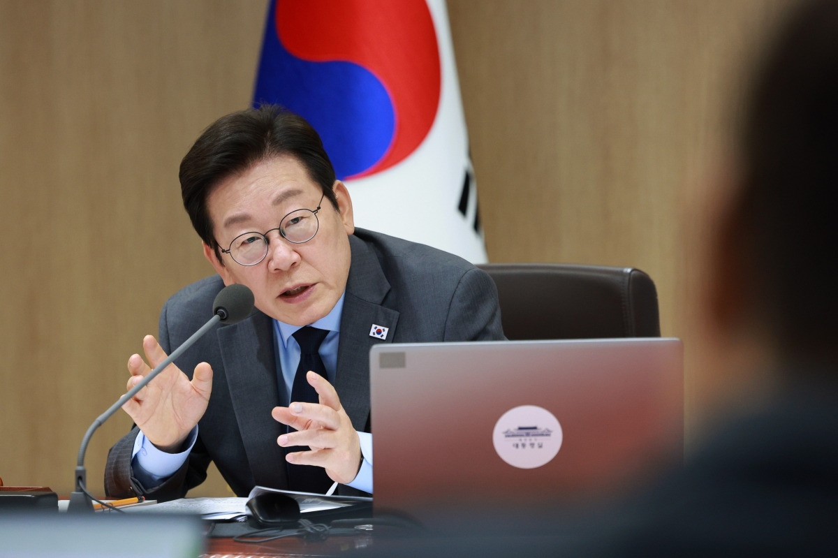 이재명 대통령이 9일 서울 용산 대통령실에서 열린 국무회의에서 민생경제 회복·안정 대책 토론을 하고 있다. 2025.9.9 대통령실통신사진기자단