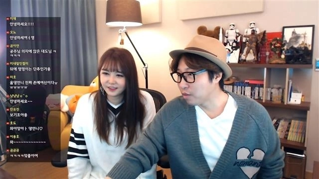 BJ 윰댕(왼쪽)과 대도서관