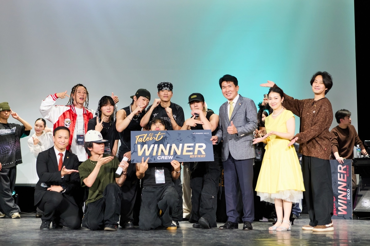 탤런트 vol10 크루배틀 우승 ‘번쩍’(류영셕, 한재원 김성결, 김류하늬, 박민석, 김민수 25학번). 백석예대 제공