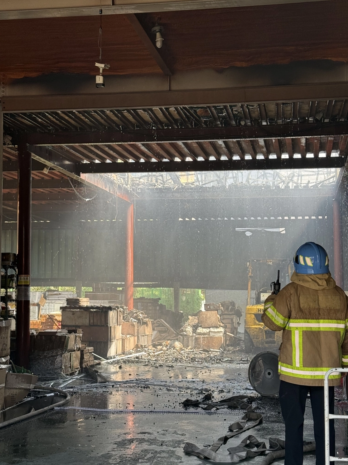 10일 충남 아산시에서 발생한 화재 현장. 독자 제공