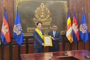 이동섭 국기원장, 캄보디아 국왕 훈장 수훈