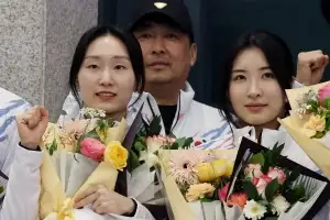 쇼트트랙 지도자 부재 문제 4개월 만에 일단락…빙상연맹, 윤재명 감독 복귀 결정