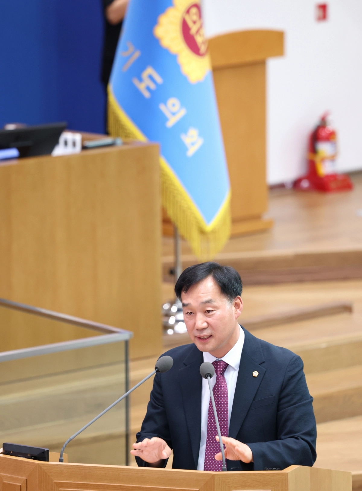 농정해양위원회 부위원장 윤종영 의원이 9월 8일 제386회 임시회 본회의 도정질문에서  농업기술원 북부 R&amp;D센터 지연, 경기북부 균형발전 추진 부진 지적, 집행부의 총괄 역할 주문. (사진=경기도의회)