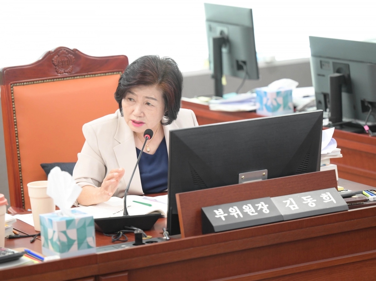 여성가족평생교육위원회 김동희 부위원장. 9월 10일 제386회 임시회 경기도 추가경정예산안 심사에서 교육재정부담금 감액 사유와 청년기본소득 예산 조정 문제 집중 질의. (사진=경기도의회)