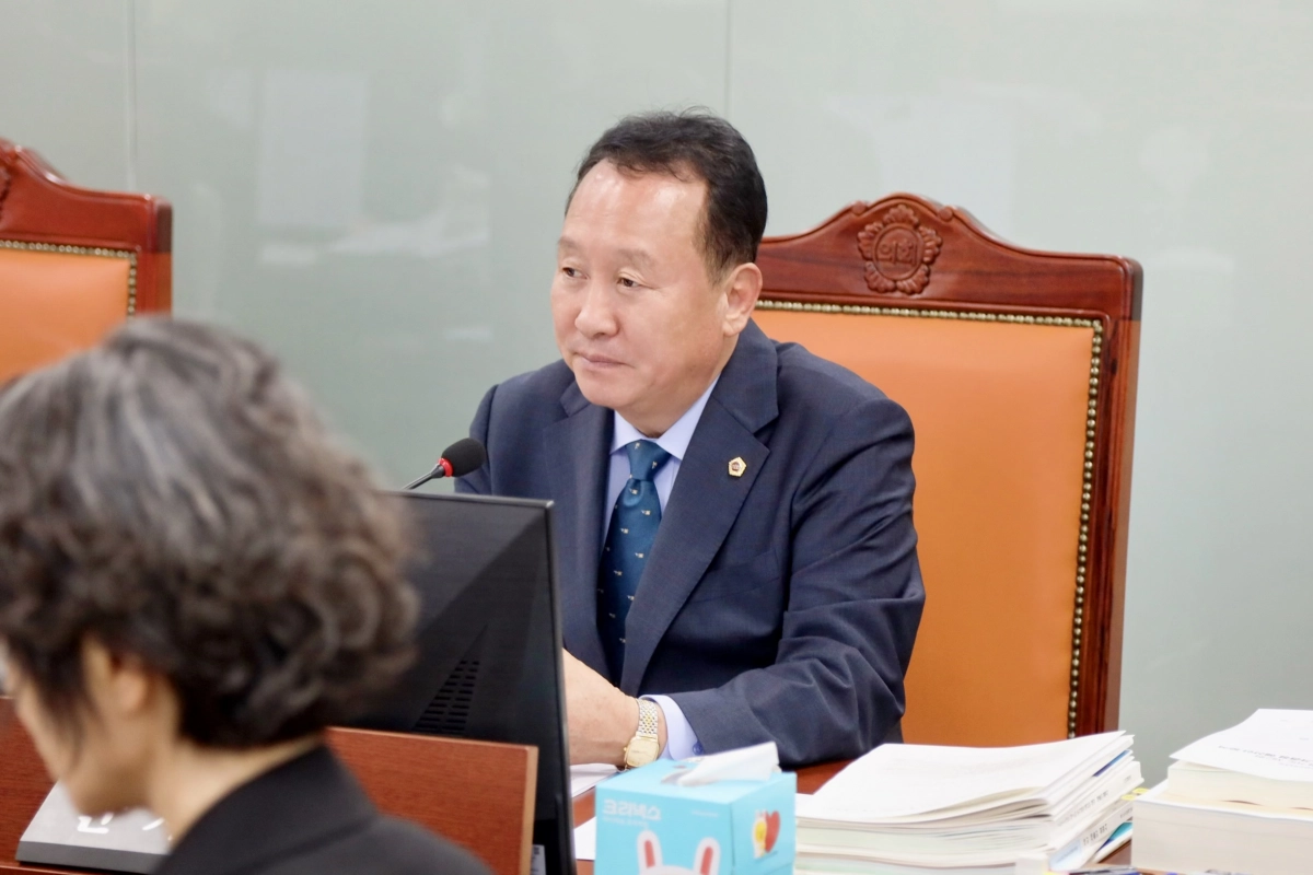 안전행정위원회 안계일 의원. 9월 10일 열린 제386회 임시회 경기도 추가경정예산안 심사에서 소방재난본부의 과도한 예탁금 증액 문제 비판. (사진=경기도의회)
