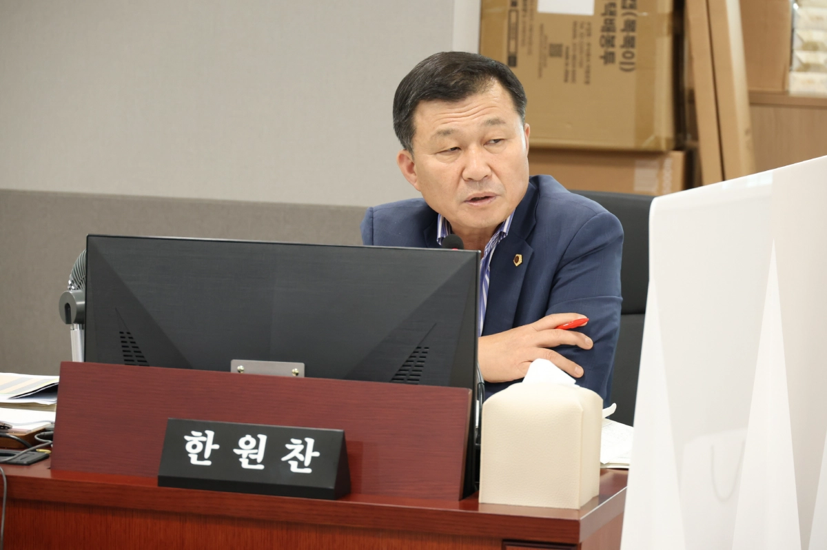 경제노동위원회 한원찬 의원. 9월 10일 열린 2025년도 제2회 경제실 추가경정예산안 심의에서, ‘지역화폐 발행지원 사업’ 불용액 발생 최소화를 위한 대책 마련 촉구. (사진=경기도의회)