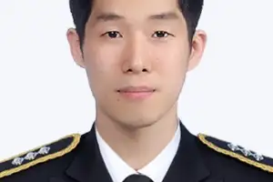 구명조끼 벗어 갯벌 고립자 구했다 돌아오지 못한 34세 ‘살신성인’ 해경