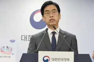 정부 “소비쿠폰, 소비회복·소상공인 매출 증대 효과”