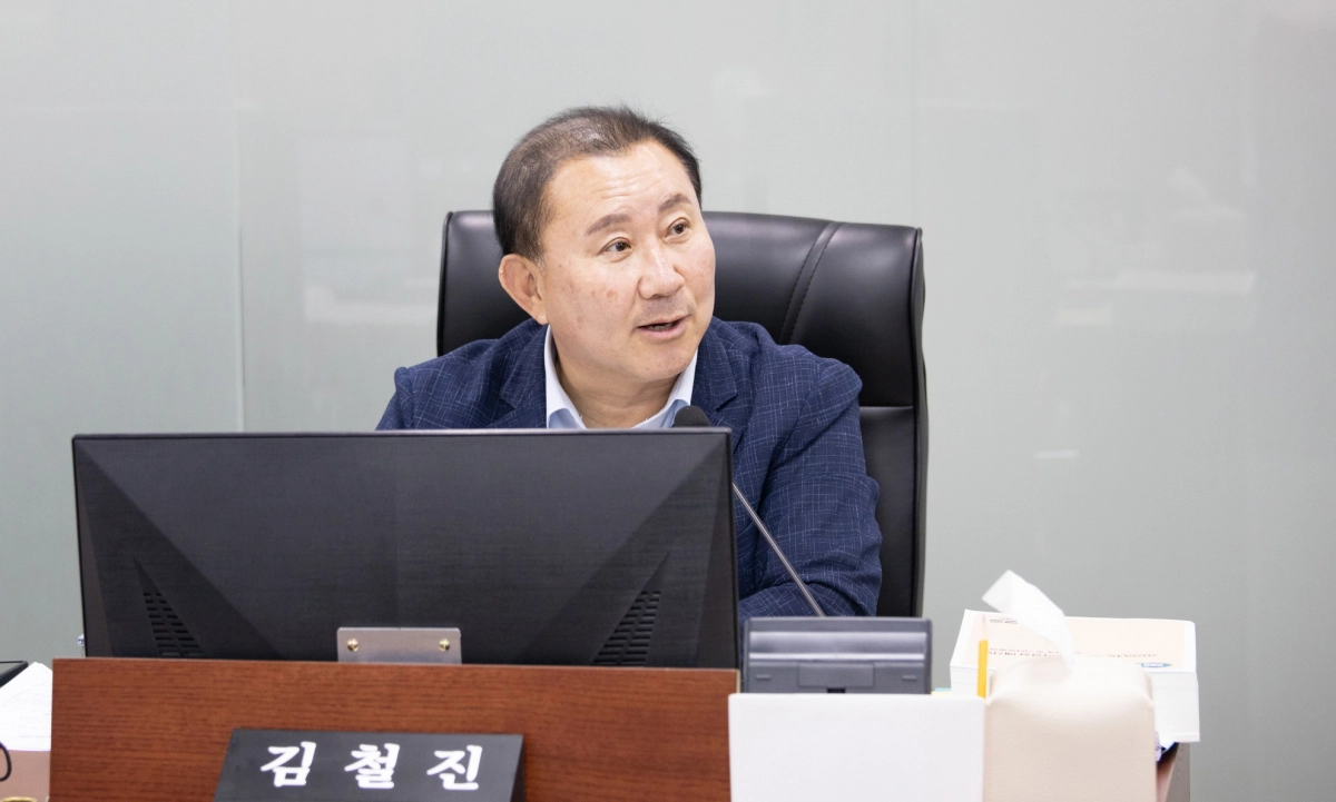 미래과학협력위원회 의원. 9월 12일 제386회 임시회 경기도의회 미래과학협력위원회 추가경정예산안 심사에서 안산 특성 살린 스마트도시 성공, 경기도의 ‘적극 행정’ 촉구. (사진=경기도의회)