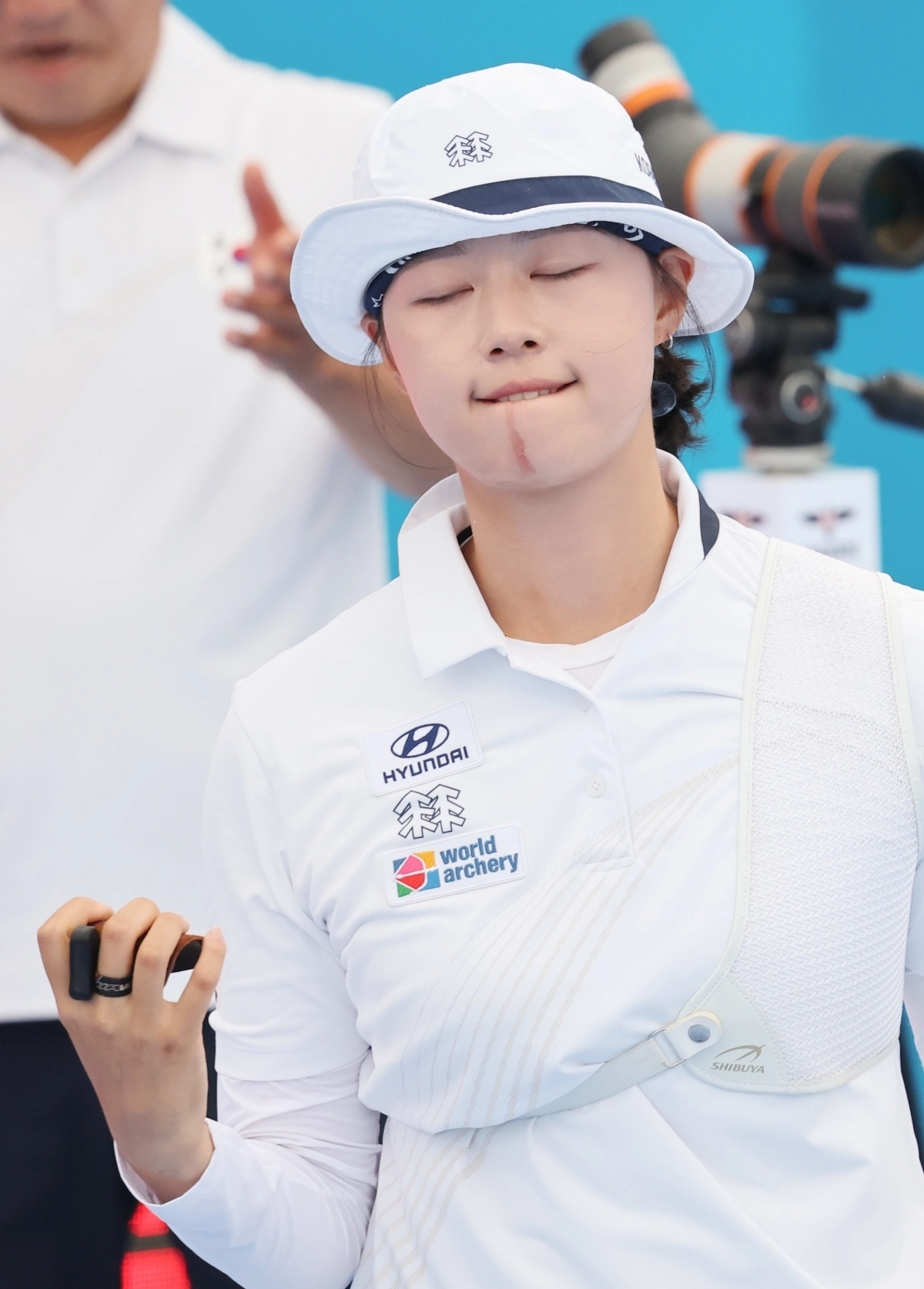 한국 양궁 국가대표 임시현이 12일 광주 5·18 민주광장 특설경기장에서 열린 2025 광주 세계양궁선수권대회 리커브 여자 개인전 16강에서 안도하는 표정을 짓고 있다. 광주 연합뉴스