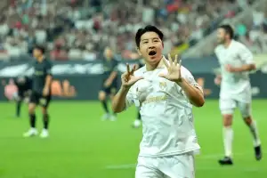 박주호 역전 결승골…실드 유나이티드, FC 스피어스에 2-1 승리