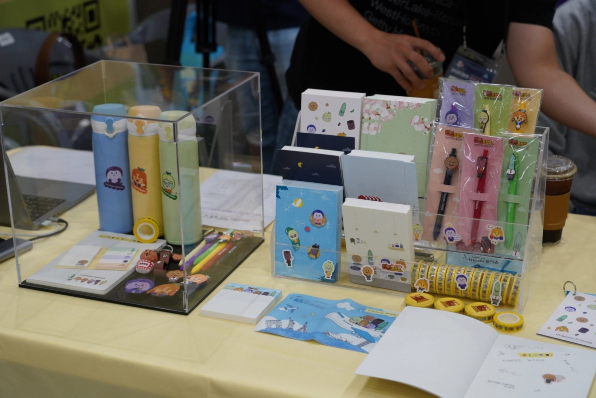 천안 시정 홍보·굿즈 제작 등 다방면으로 활용되고 있는 천안프렌즈. 시 제공