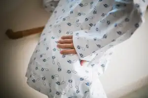 허리 아파서 하루 종일 끙끙?…과학이 밝힌 ‘마법의 100분’ 처방전은