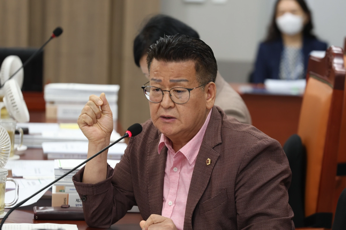 안명규 의원(건설교통위원회). 제386회 임시회 추경안 심사에서 경기북부 교통망 불균형과 국가철도망 계획의 한계 지적, 북부 핵심 노선 반영 필요성 강조. (사진=경기도의회)