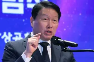 최태원, ‘김희영 루머’ 유튜버 10여명 기소…‘과즙세연’ 비방한 유튜버도