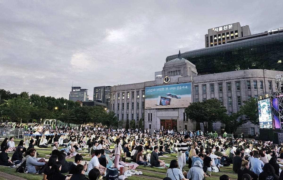 올해로 15회를 맞이한  ‘K-팝 커버댄스 페스티벌 월드 파이널’에는 4000여명의 국내외 관람객들이 모여 K-팝을 즐기며 참가자들을 응원했다.