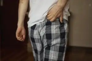 “왜 자꾸 자기 엉덩이 만지지?”…中남성, 항문에 ‘이것’ 있었다