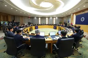 李대통령 취임 후 처음으로 세종서 국무회의