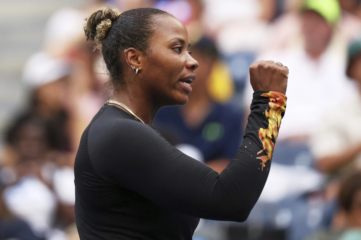 2일(현지시간) 미국 뉴욕에서 열린 2025 US오픈 테니스 대회 여자 복식 8강전에서 주먹을 불끈 쥐어보이고 있다. 2025.9.2 뉴욕 AP 연합뉴스