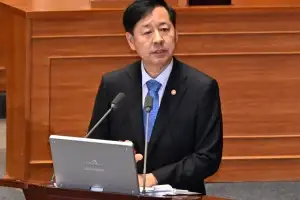 金총리 “노란봉투법 관련 우려, 매뉴얼 만들어 보완”