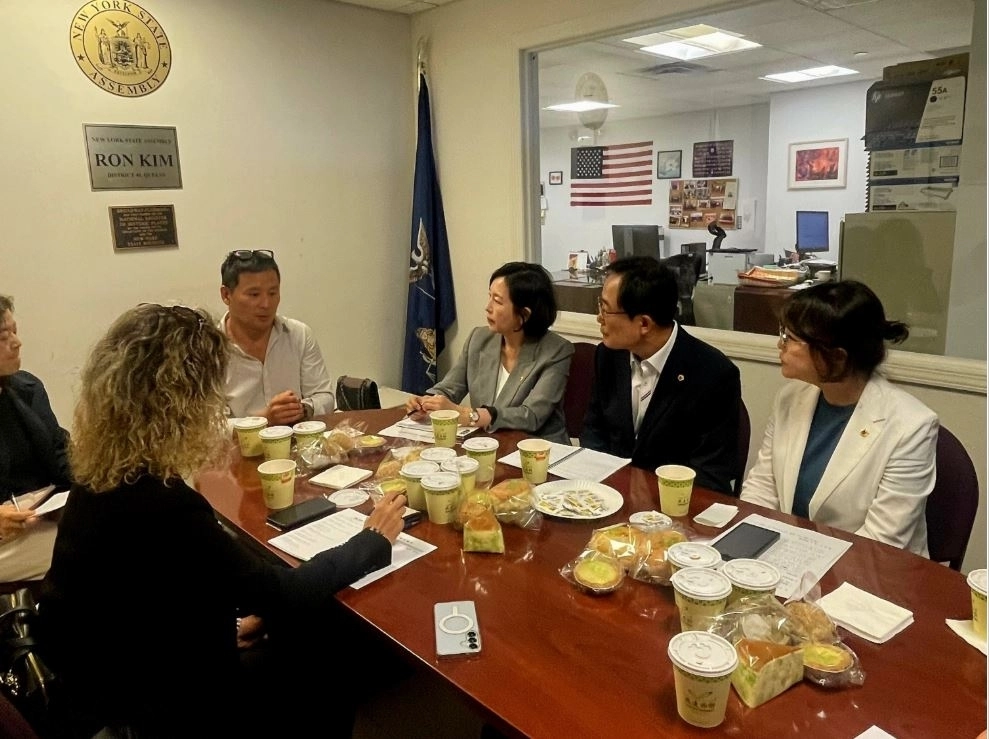 간담회 중인 론 김 뉴욕주 하원의원-서울시의회