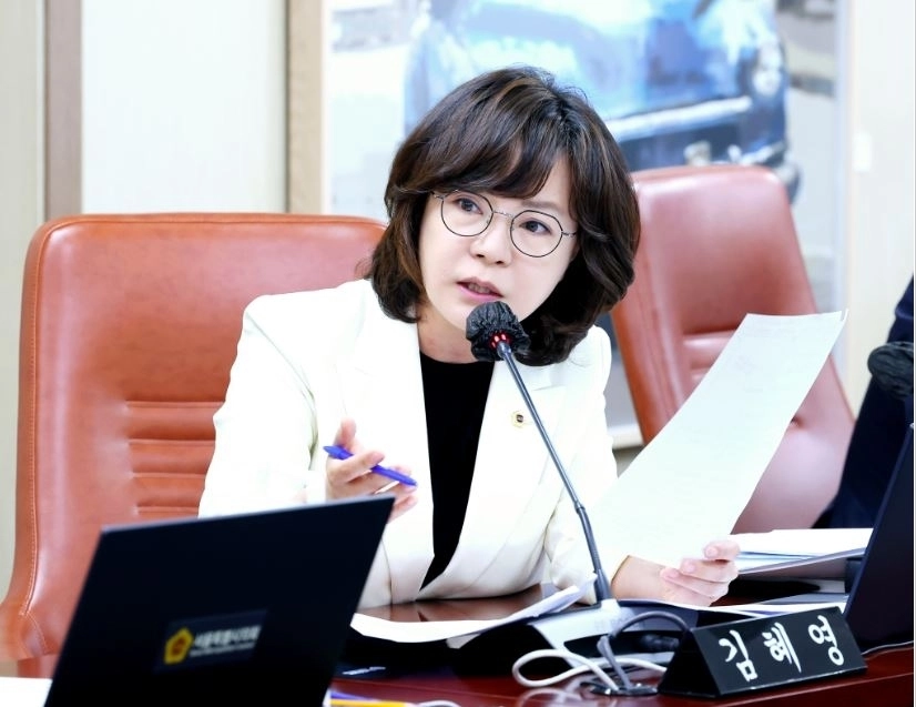 질의하는 김혜영 의원