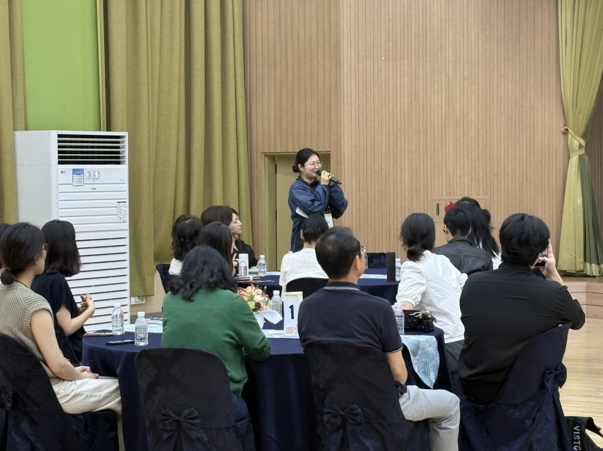 백석예술대학교(총장 윤미란) 디자인미술학부 학생이 소감을 말하고 있다. 백석예대 제공
