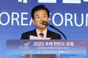 정동영 “남북 적대성 해소… ‘사실상 평화적 두 국가’ 전환이 대북 정책 핵심”