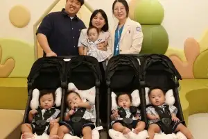 자연임신 다섯쌍둥이 ‘팡팡 레인저’…1년만에 건강하게 주치의 재회