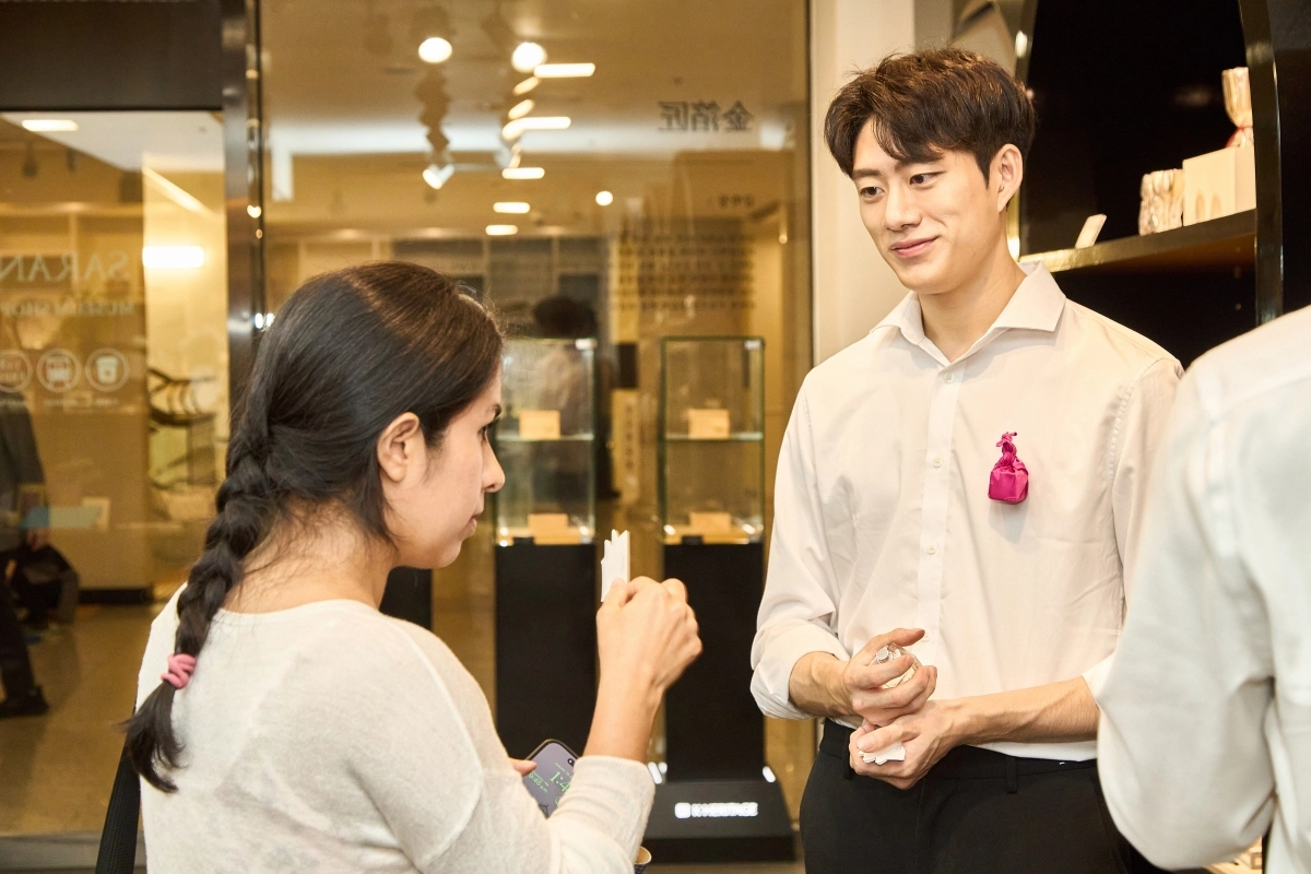 궁궐 향수 시향 모습. 국가유산진흥원 제공