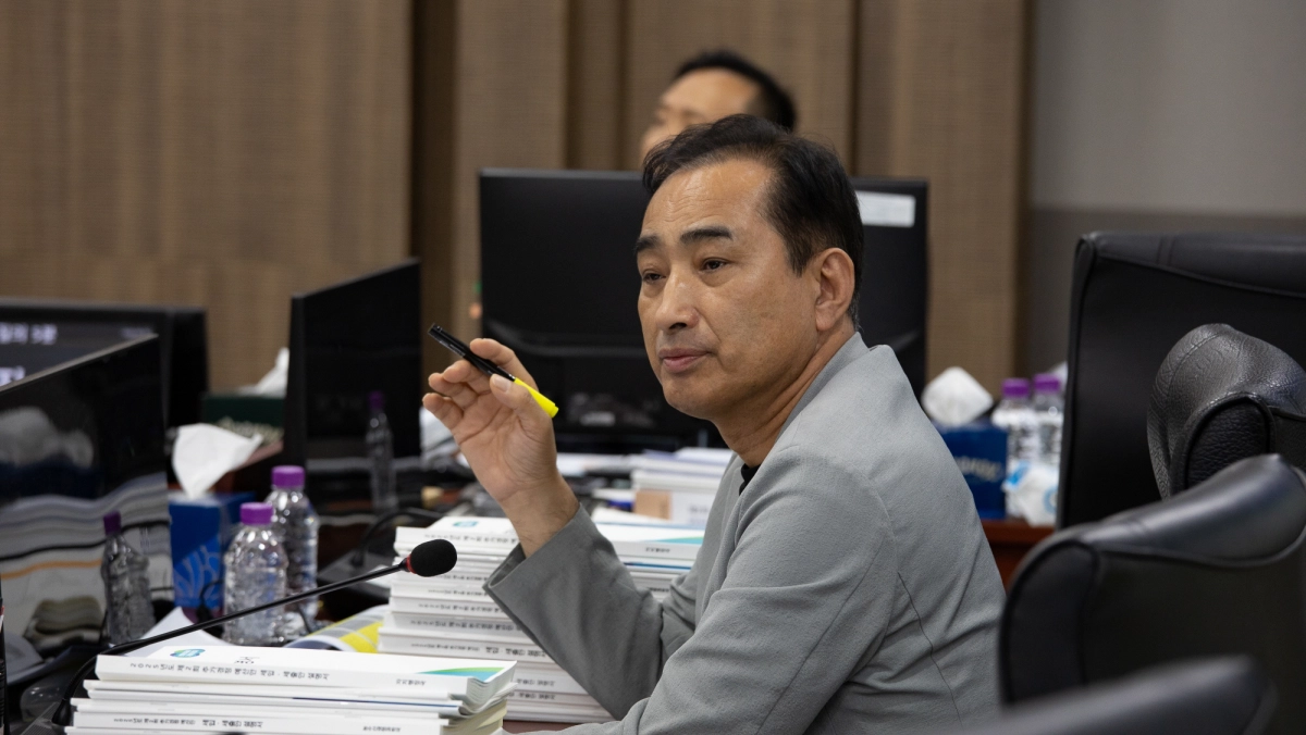 김창식 의원(농정해양위원회 부위원장). 9월 16일 제386회 임시회 경기도청 예산결산특별위원회에서 협업치안 인프라 사업과 스쿨존 무인카메라 운영 관련 문제 점검. (사진=경기도의회)