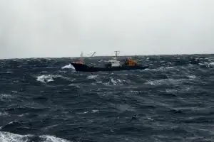 부산 앞바다서 어선 침몰...1명 사망 1명 실종(종합)