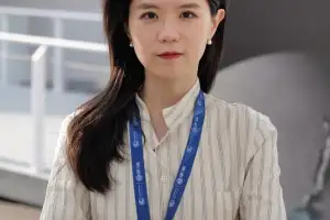 강이연 미디어아트, ‘얽힘’과 물의 메시지