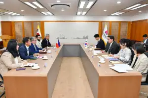 박형준 부산시장, 주한 필리핀·스웨덴 대사 만나 협력 논의