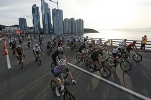 광안대교 달리는 3000명 라이더