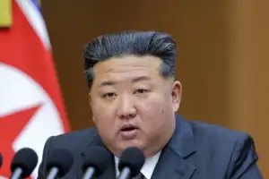 [포토] 최고인민회의서 연설하는 김정은