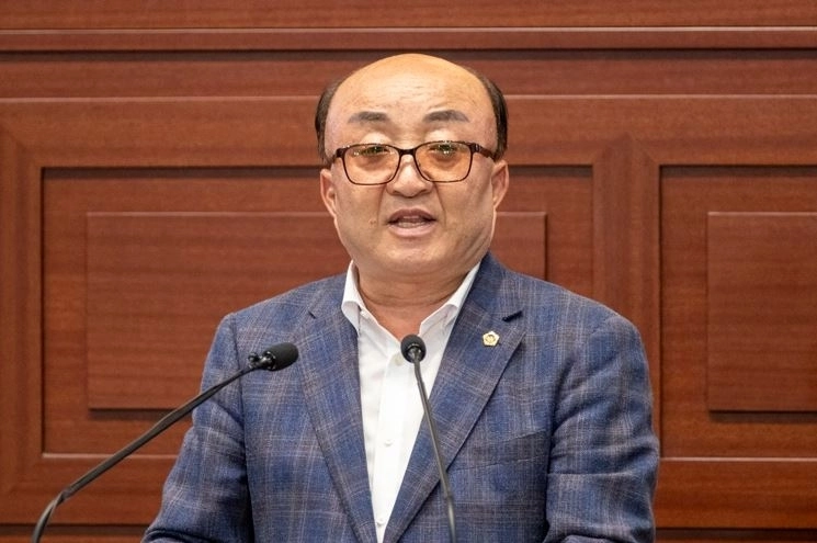 23일 열린 제358회 임시회 도정질문을 하는 김홍구 의원. 경북도의회 제공