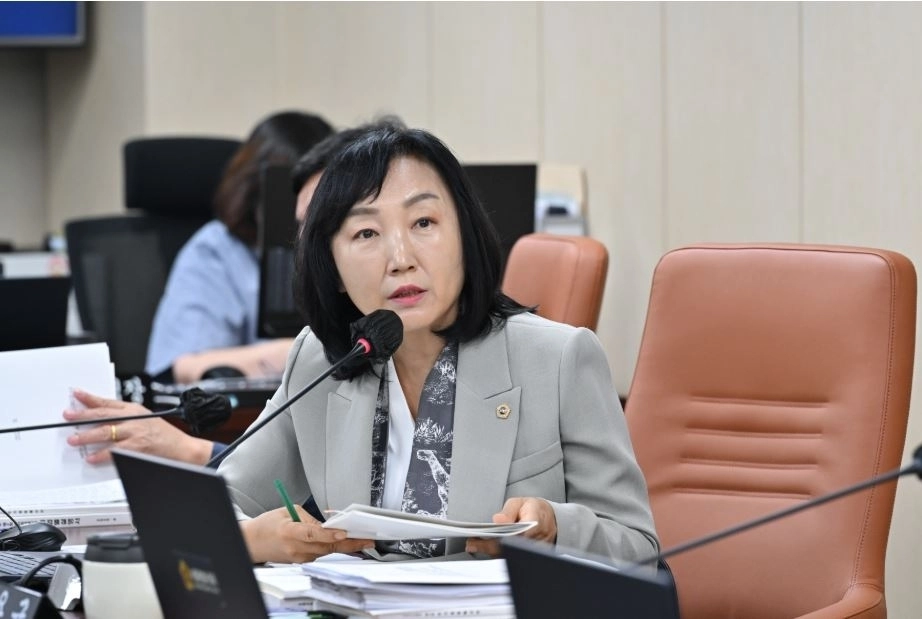 질의하는 이영실 의원