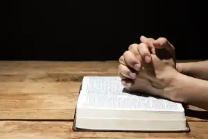 “헌금 5억, 코인으로 날렸습니다”…사제에게 실토한 사무장, 결국