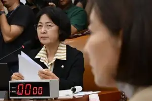 나경원 “추미애, 직권남용으로 고발 검토”