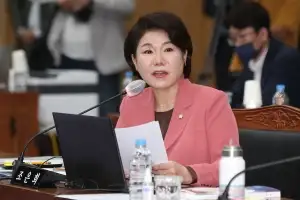 [단독]가을 야구가 위험하다…13개 구장 중 ‘안전 양호’는 단 한 곳