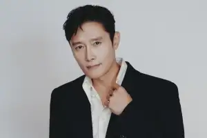 “영화 속 인물 몸부림… 관객은 피식 웃길” 이병헌의 명품연기, 정말 어쩔 수가 없네