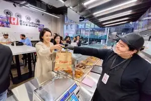 ‘집밥에 진심’ 김혜경 여사 “한국 음식 문화 널리 알려줘 고맙다”