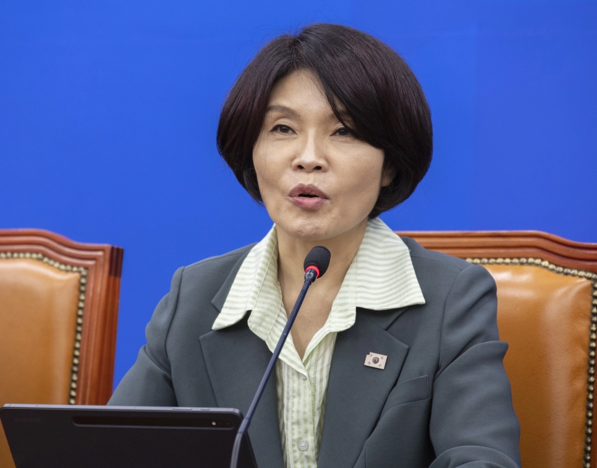 더불어민주당 한정애 정책위의장이 25일 국회에서 열린 정책조정회의에서 발언하고 있다. 2025.9.25 연합뉴스